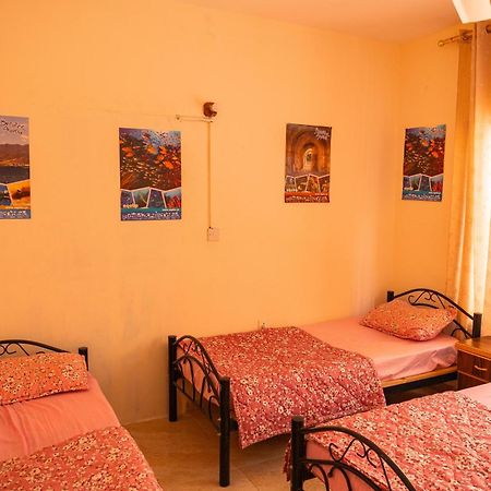 Extra Traveller Hostel Aqaba Exterior photo