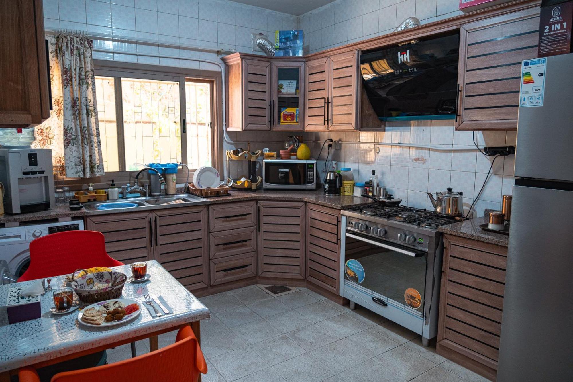 Extra Traveller Hostel Aqaba Exterior photo