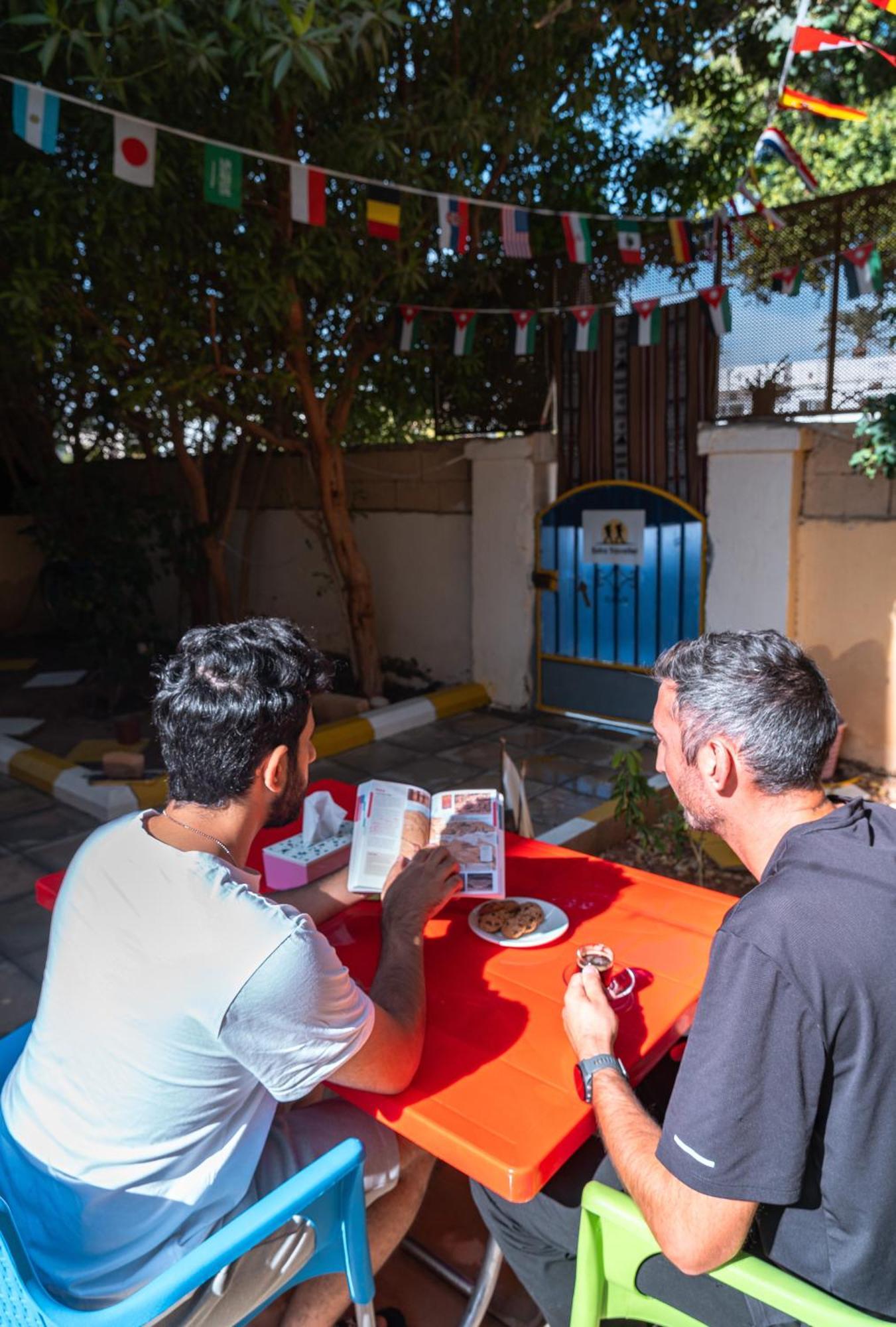 Extra Traveller Hostel Aqaba Exterior photo